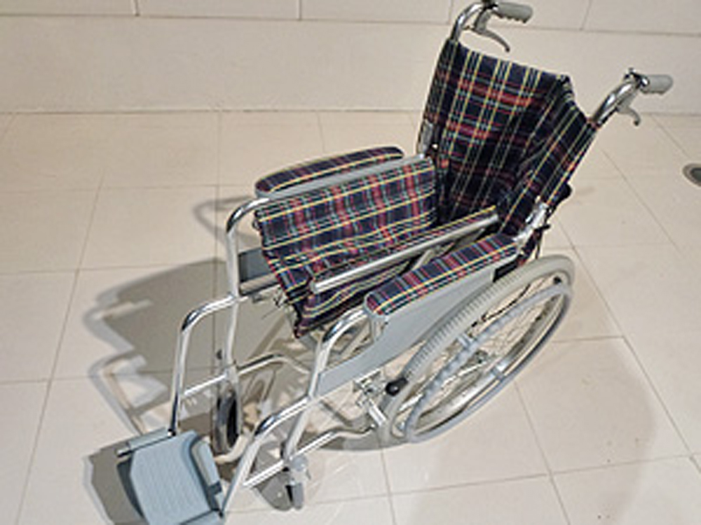 介護用品　車椅子