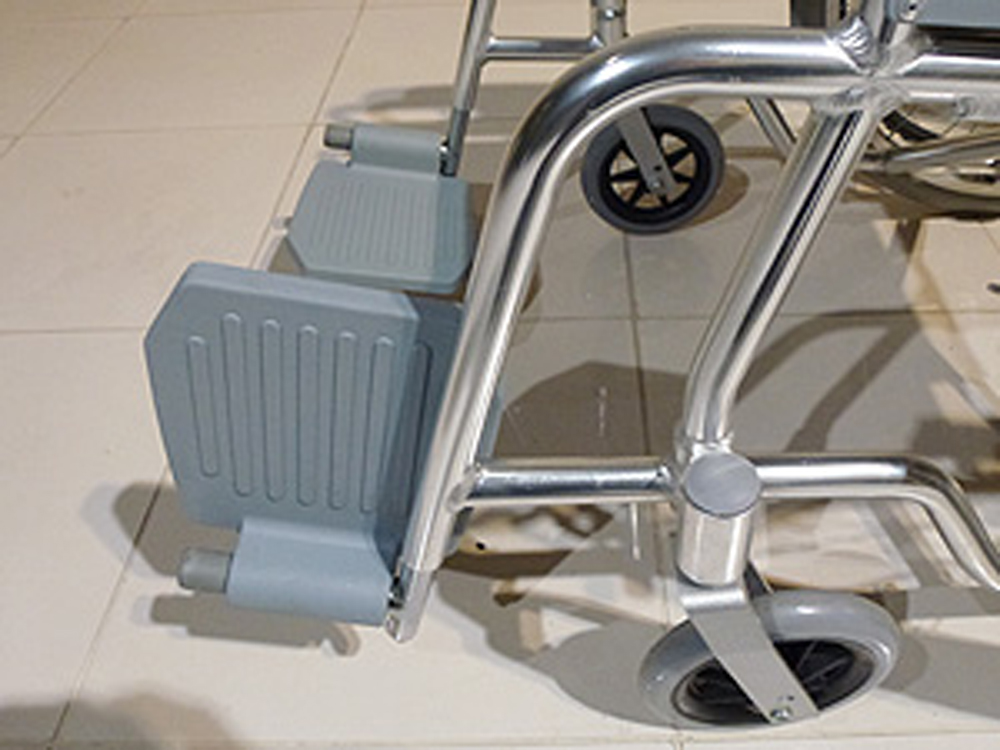 介護用品　車椅子