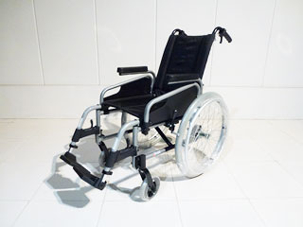 介護用品　車椅子