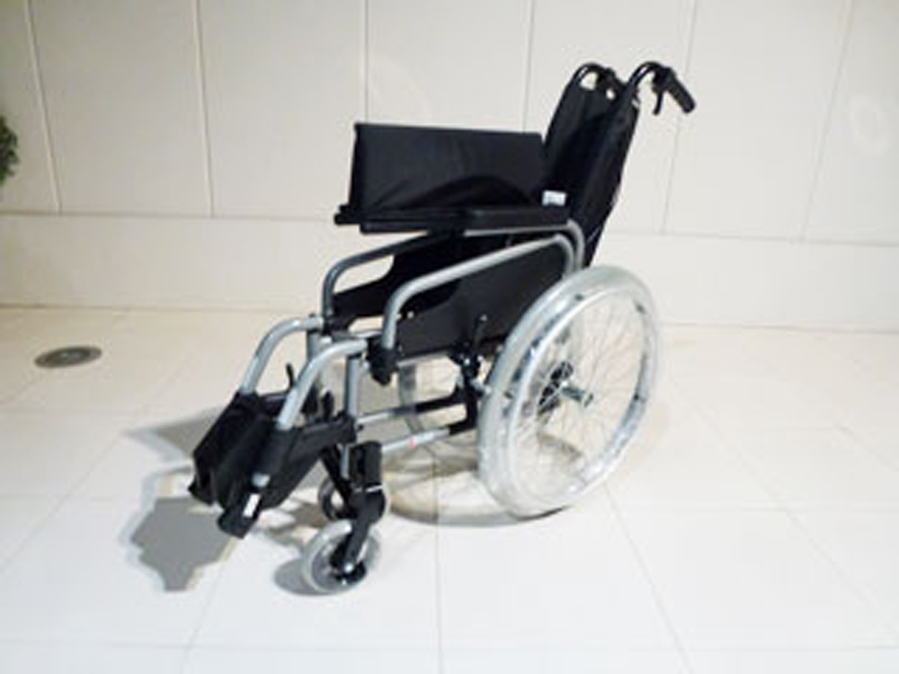 介護用品　車椅子