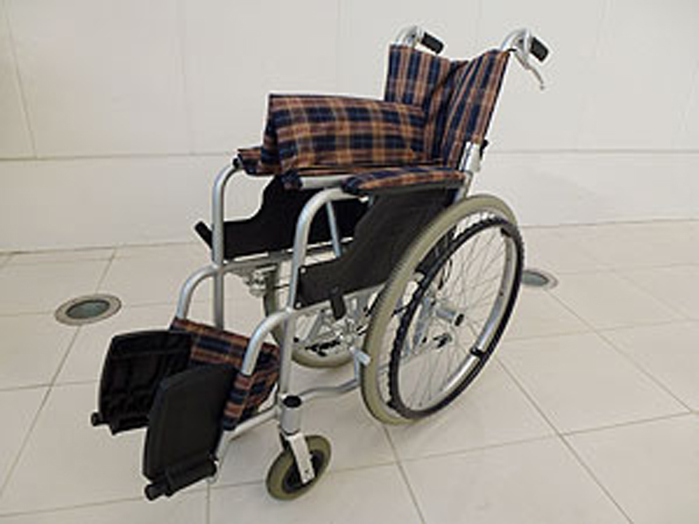 介護用品　車椅子