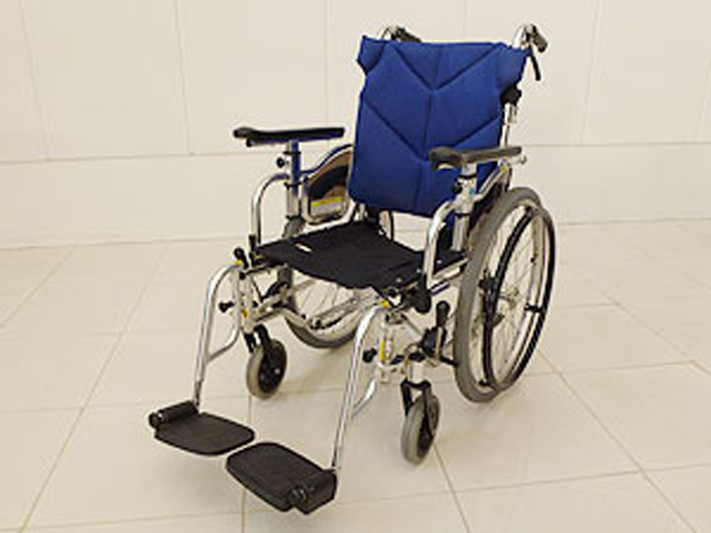 介護用品　車椅子