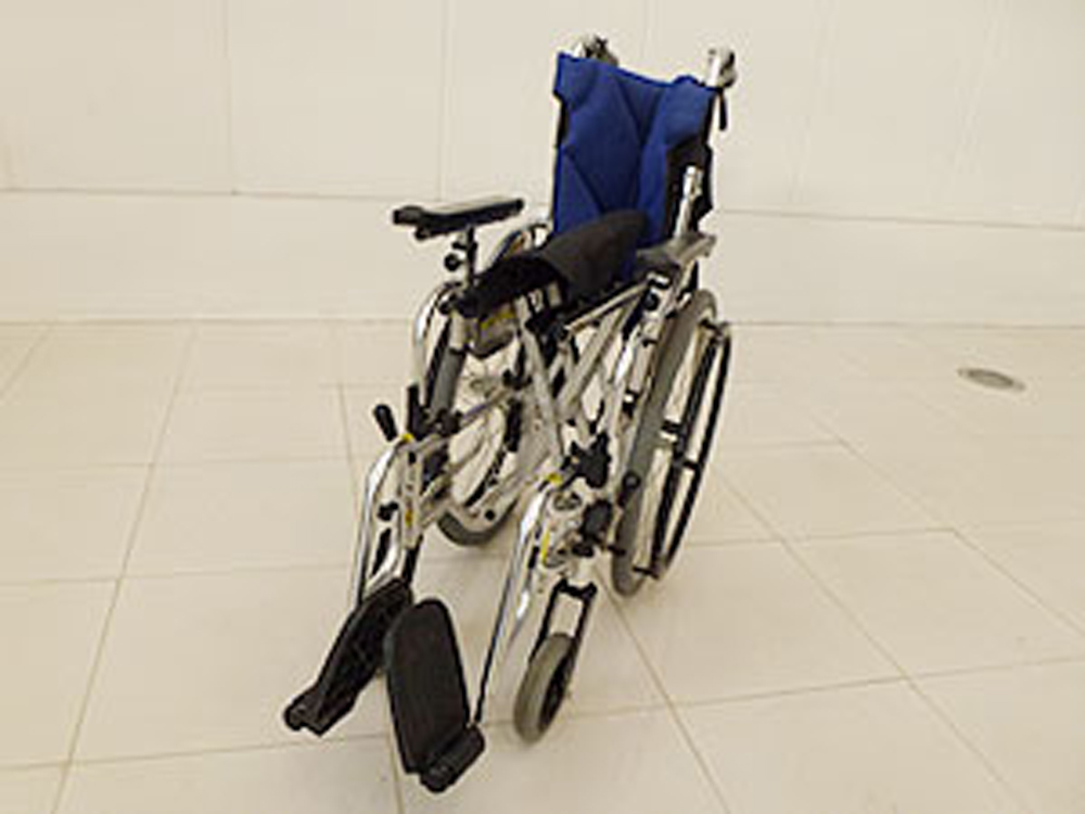 介護用品　車椅子