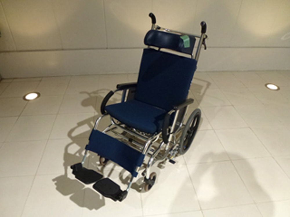 介護用品　車椅子