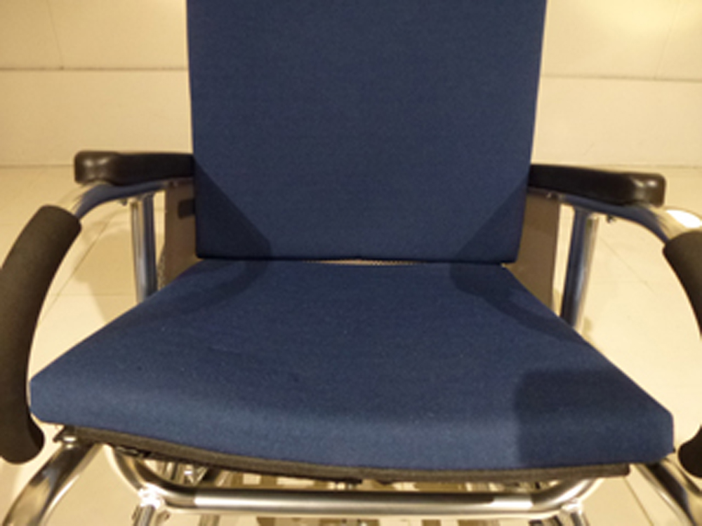 介護用品　車椅子