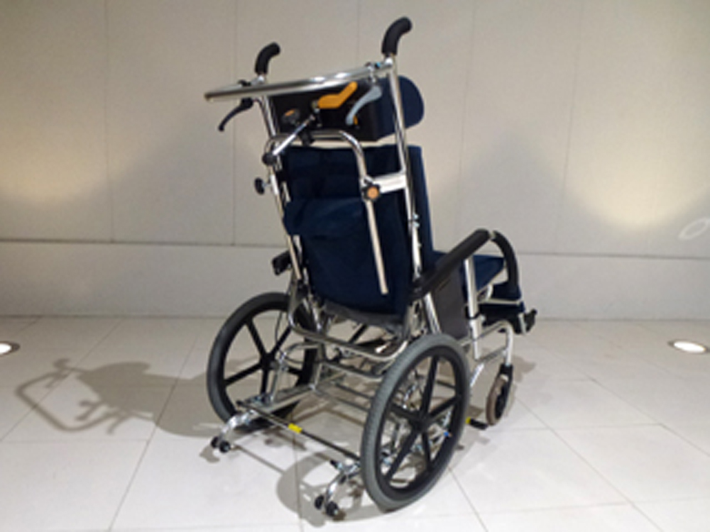 介護用品　車椅子