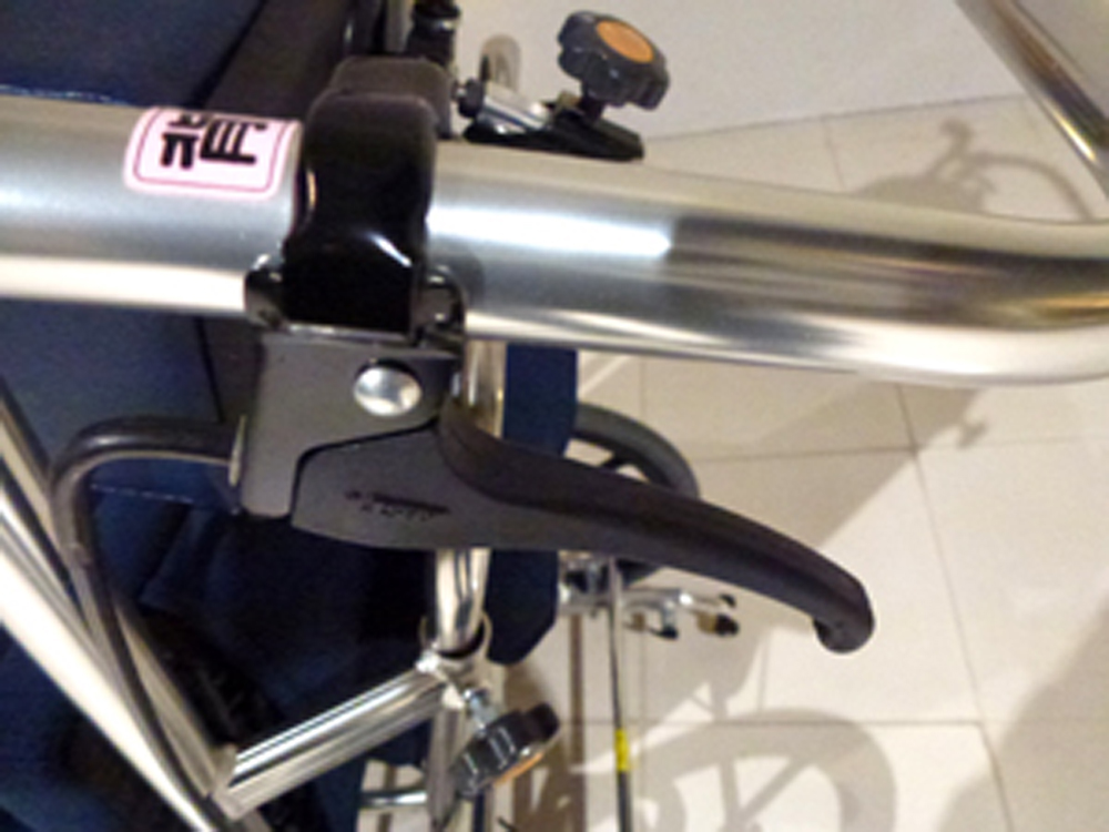 介護用品　車椅子