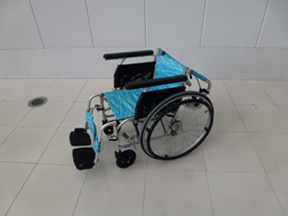 介護用品　車椅子