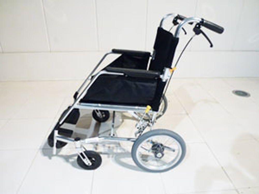 介護用品　車椅子