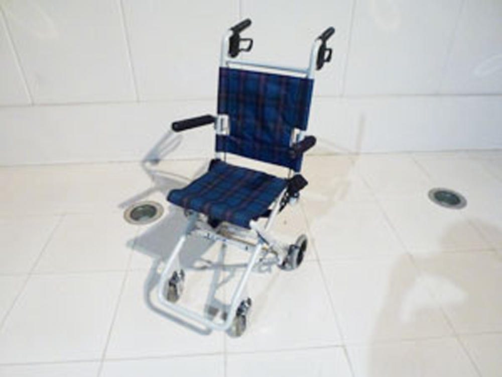 介護用品　車椅子