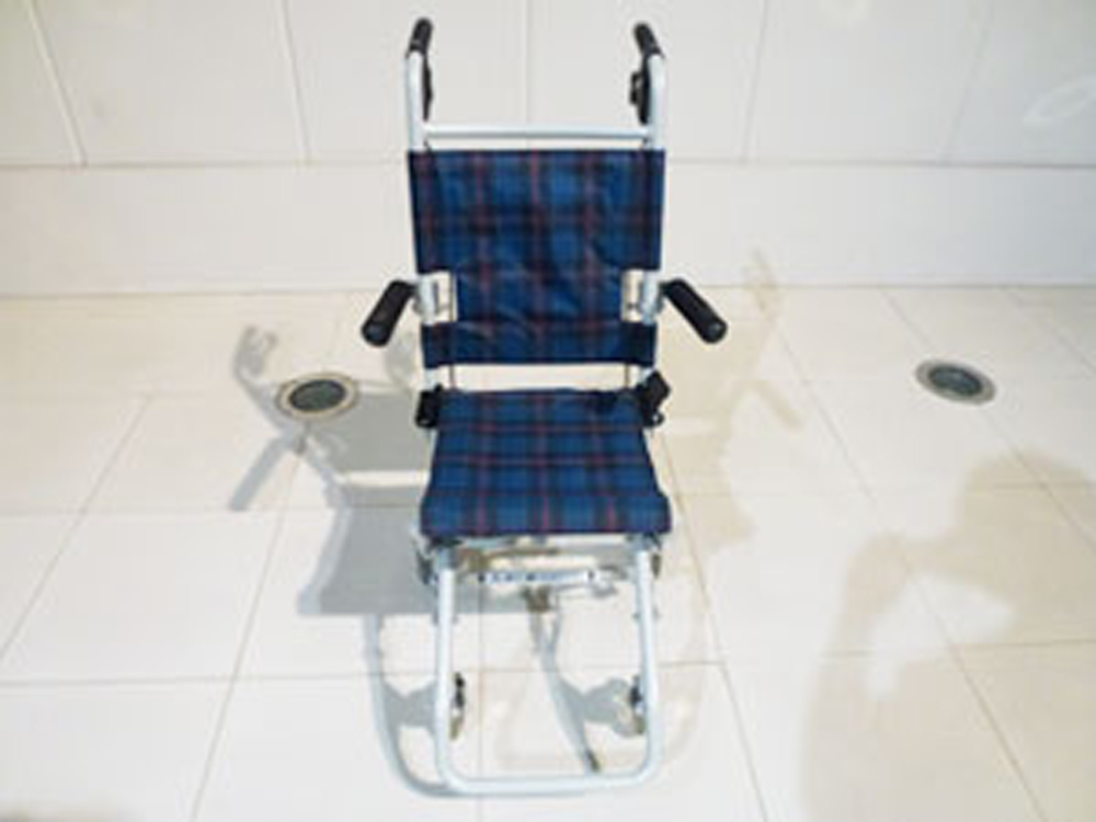 介護用品　車椅子