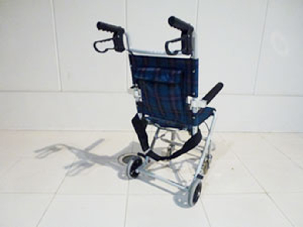 介護用品　車椅子