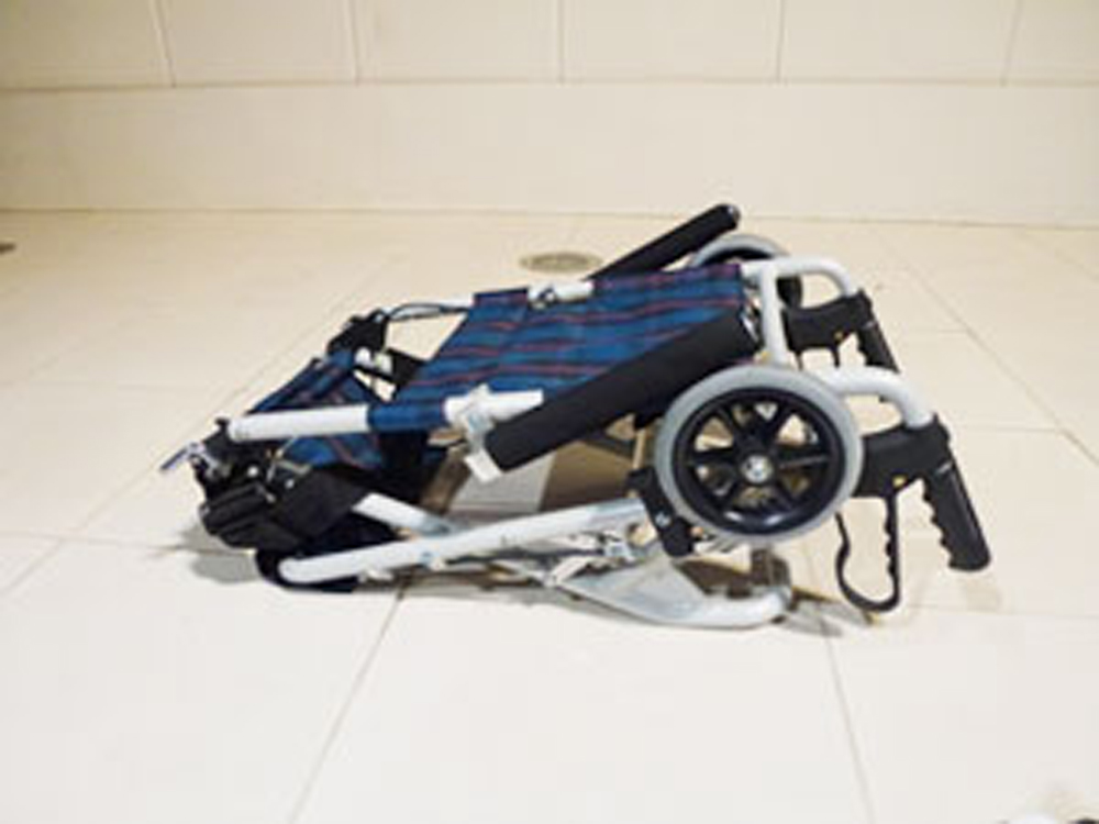 介護用品　車椅子