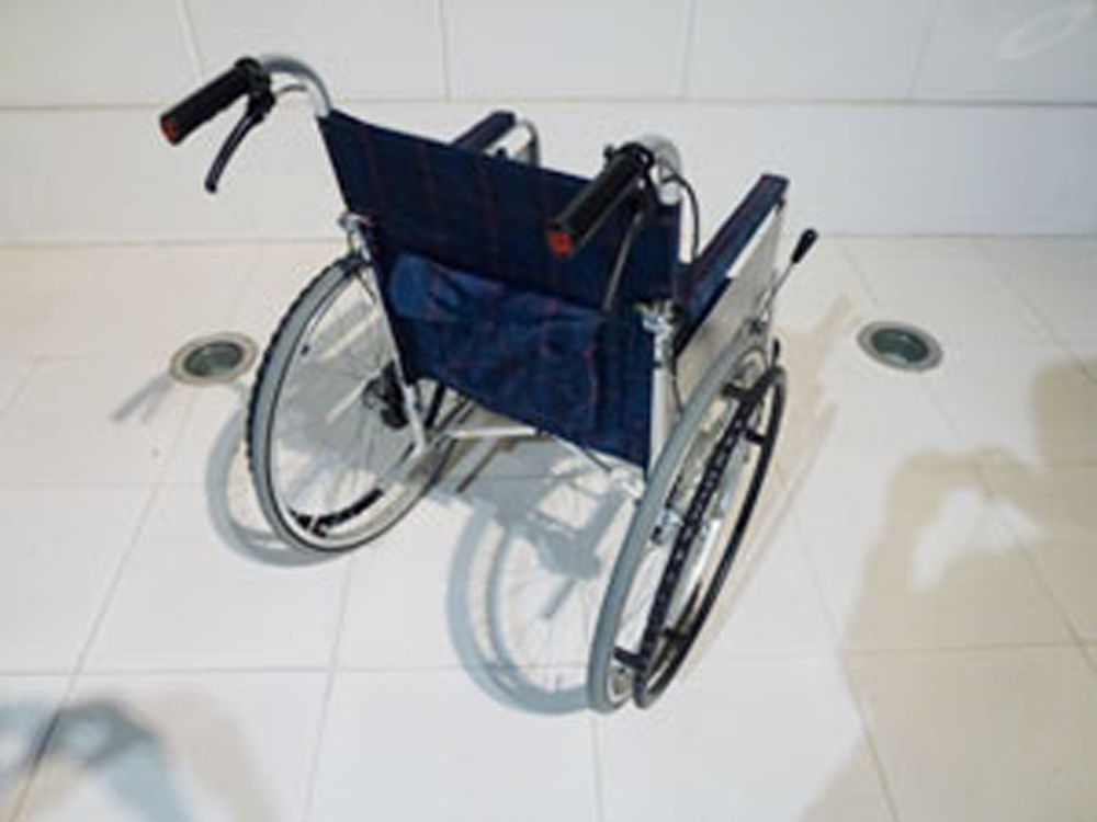 介護用品　車椅子