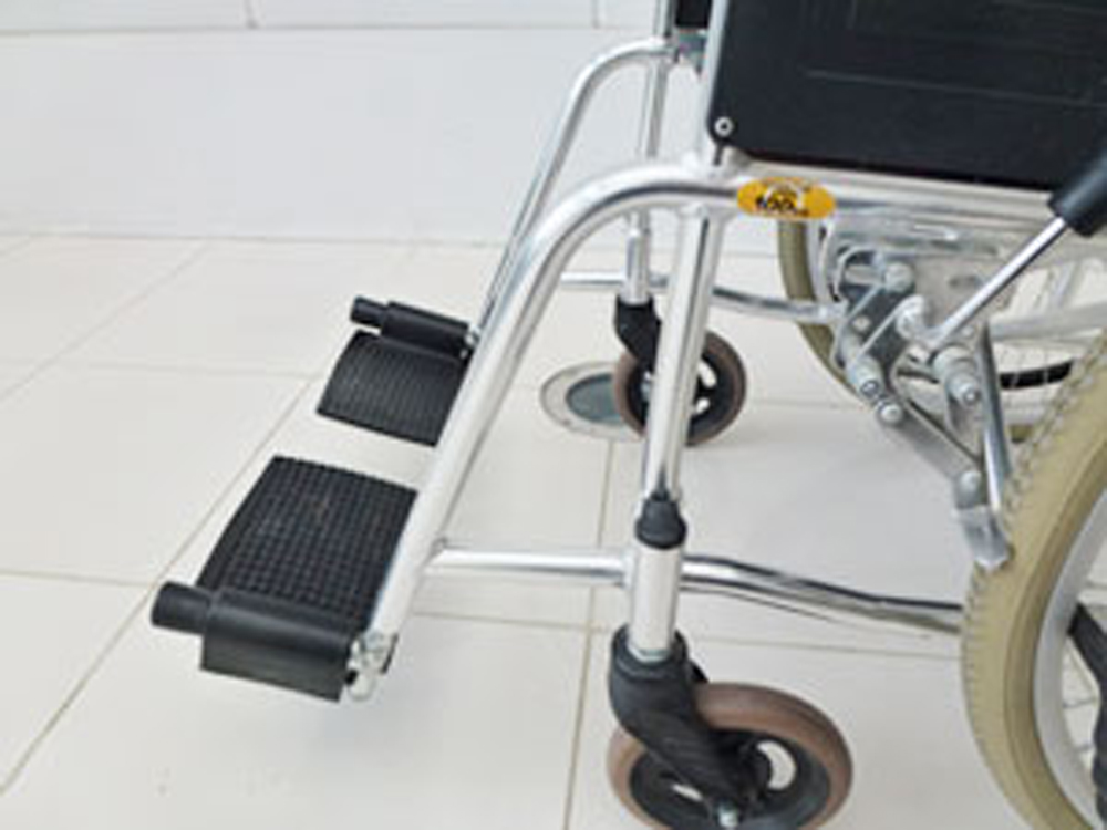 介護用品　車椅子