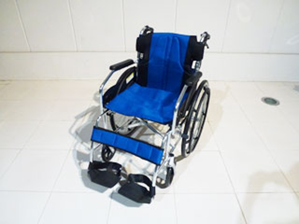 介護用品　車椅子