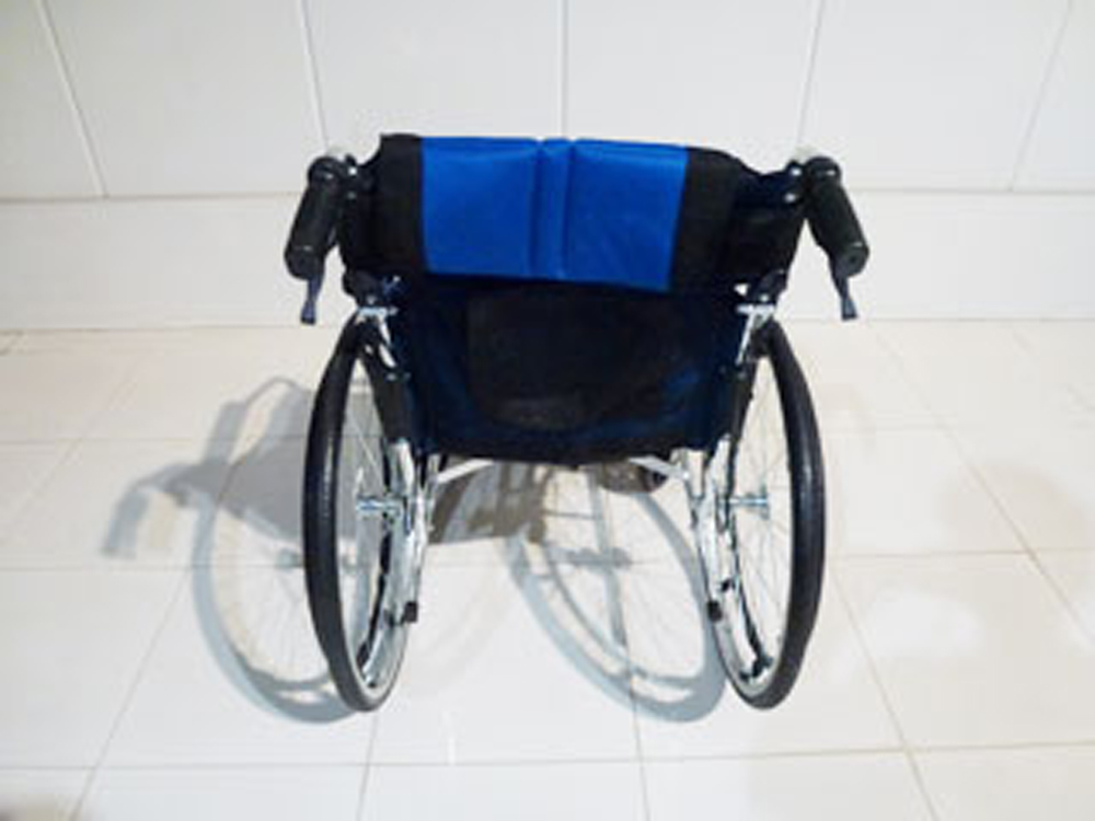 介護用品　車椅子