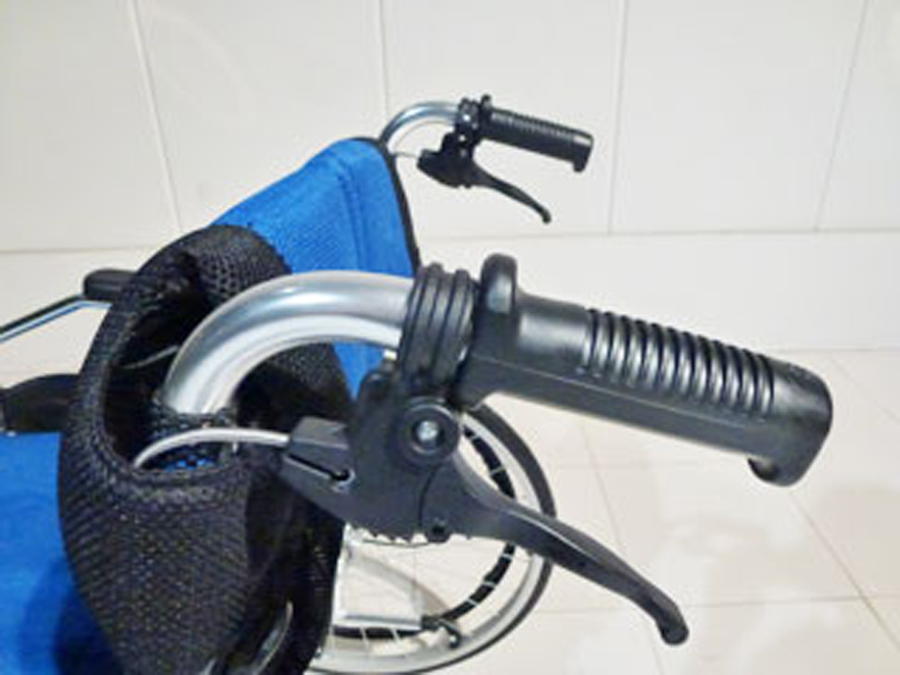 介護用品　車椅子