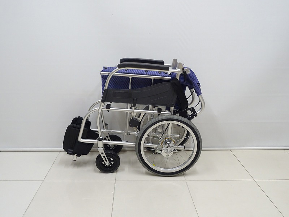 介護用品　車椅子