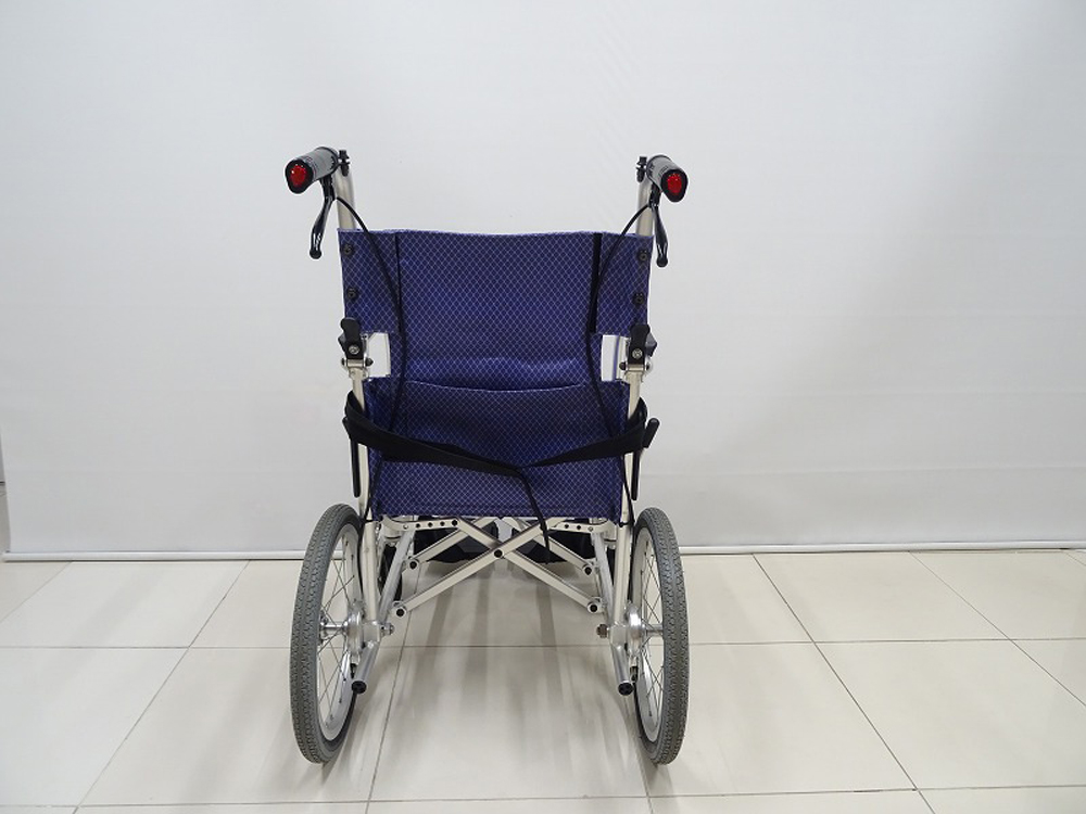 介護用品　車椅子