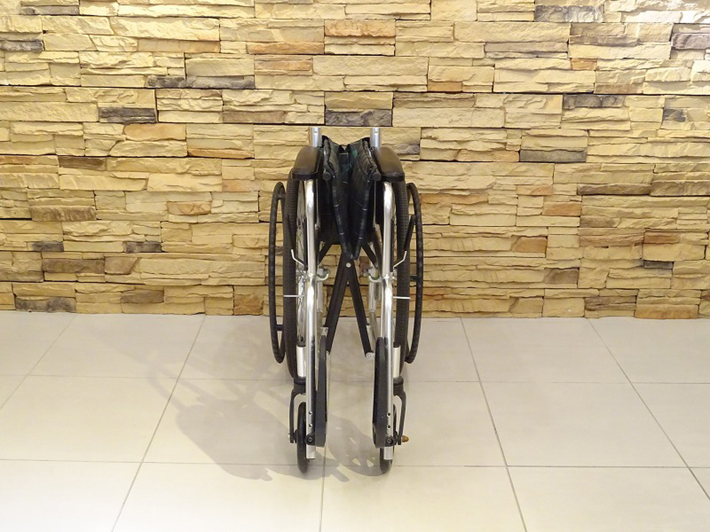 介護用品　車椅子