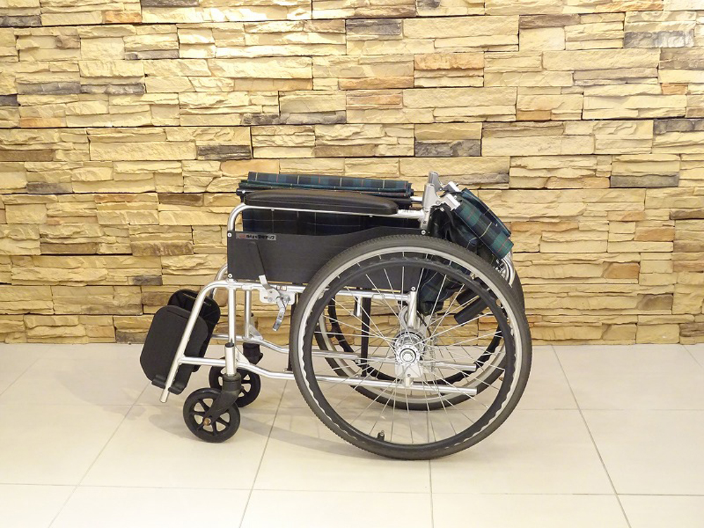 介護用品　車椅子