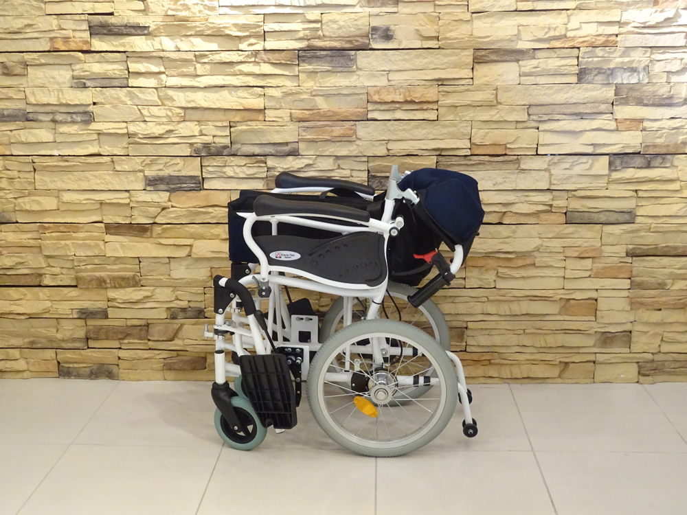 介護用品　車椅子