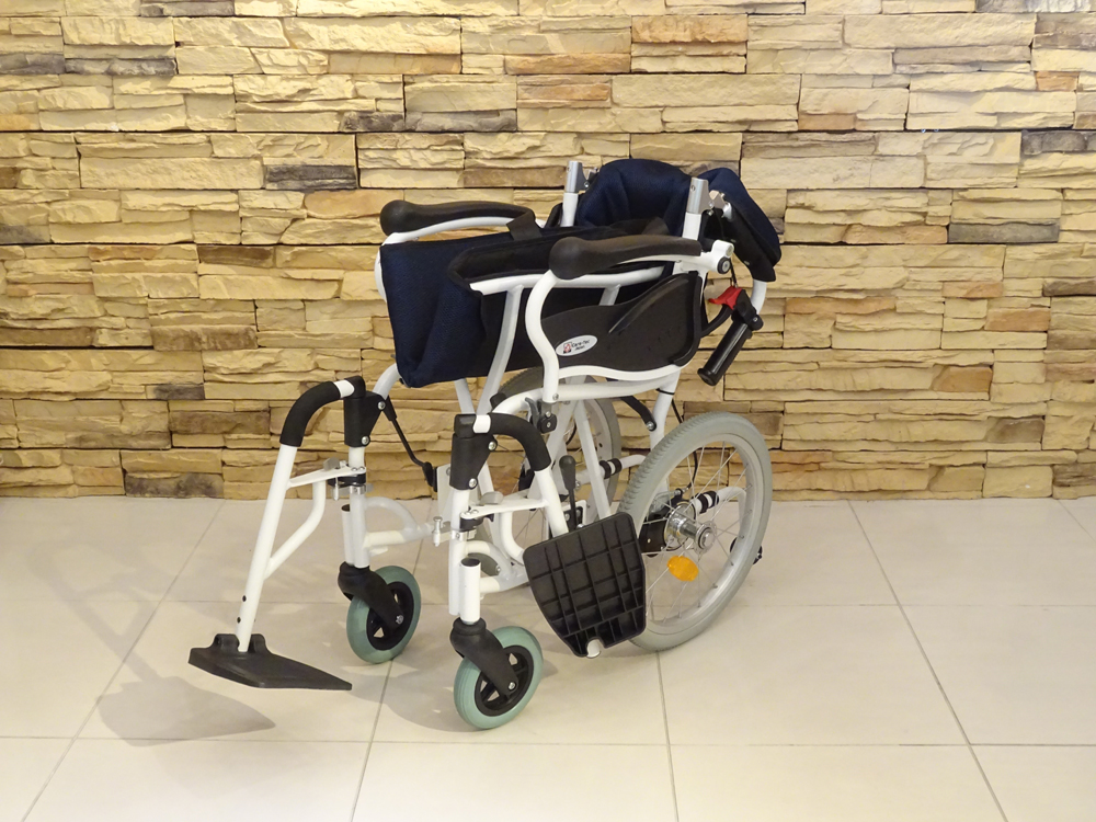 介護用品　車椅子
