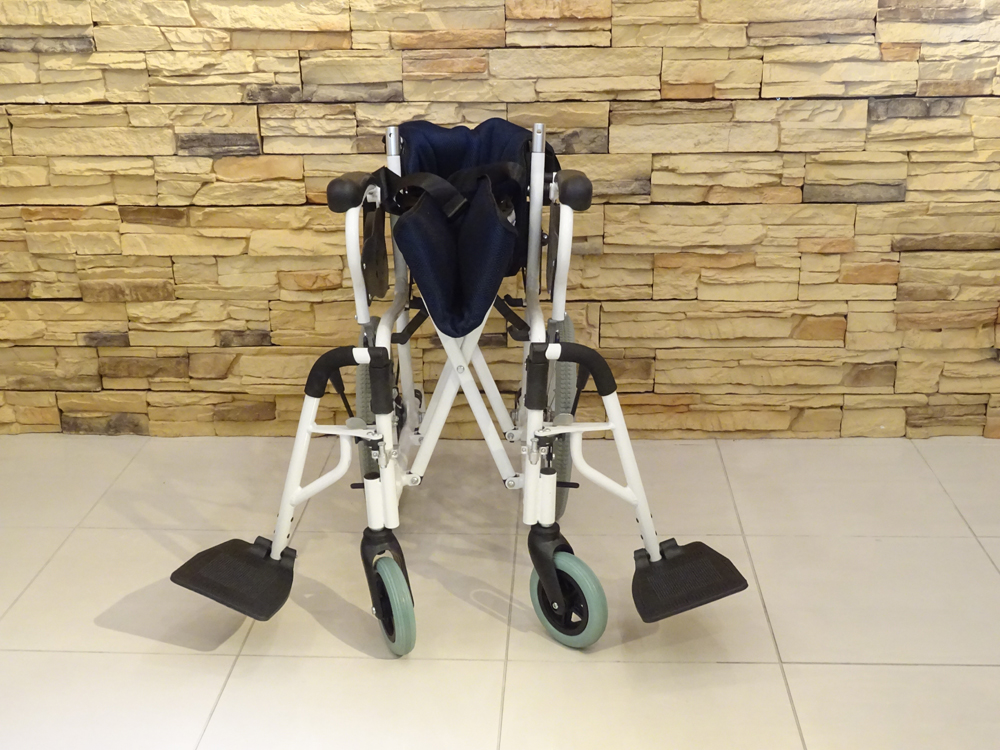 介護用品　車椅子