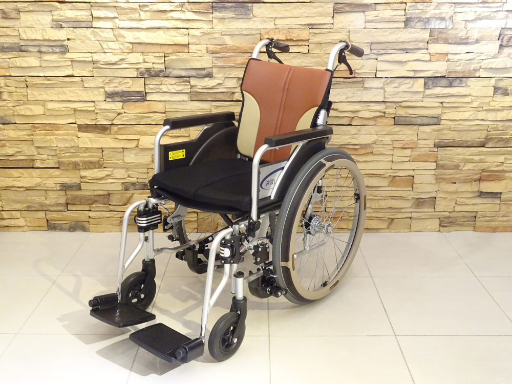 介護用品　車椅子