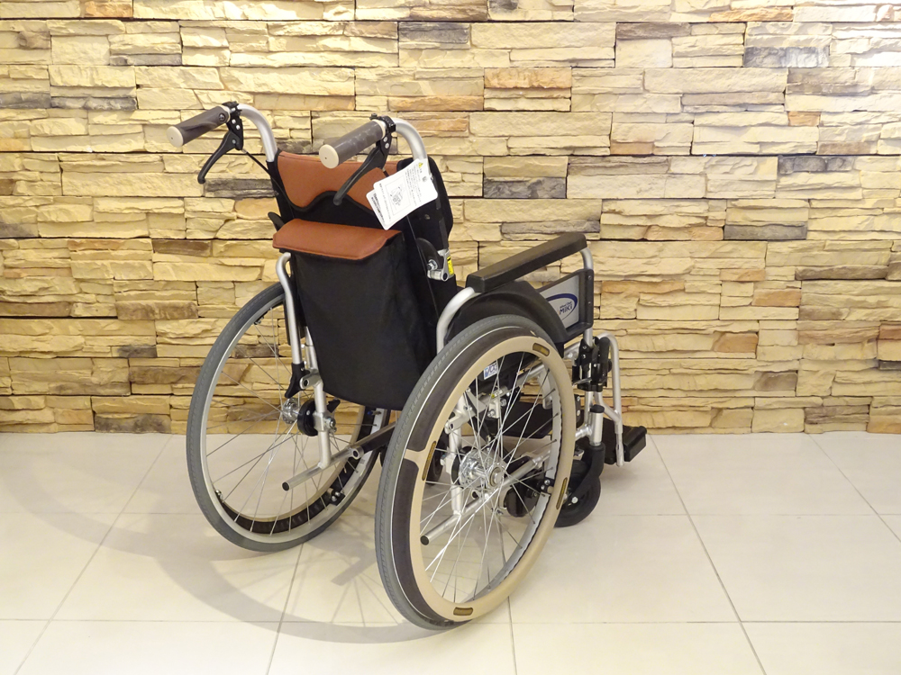 介護用品　車椅子