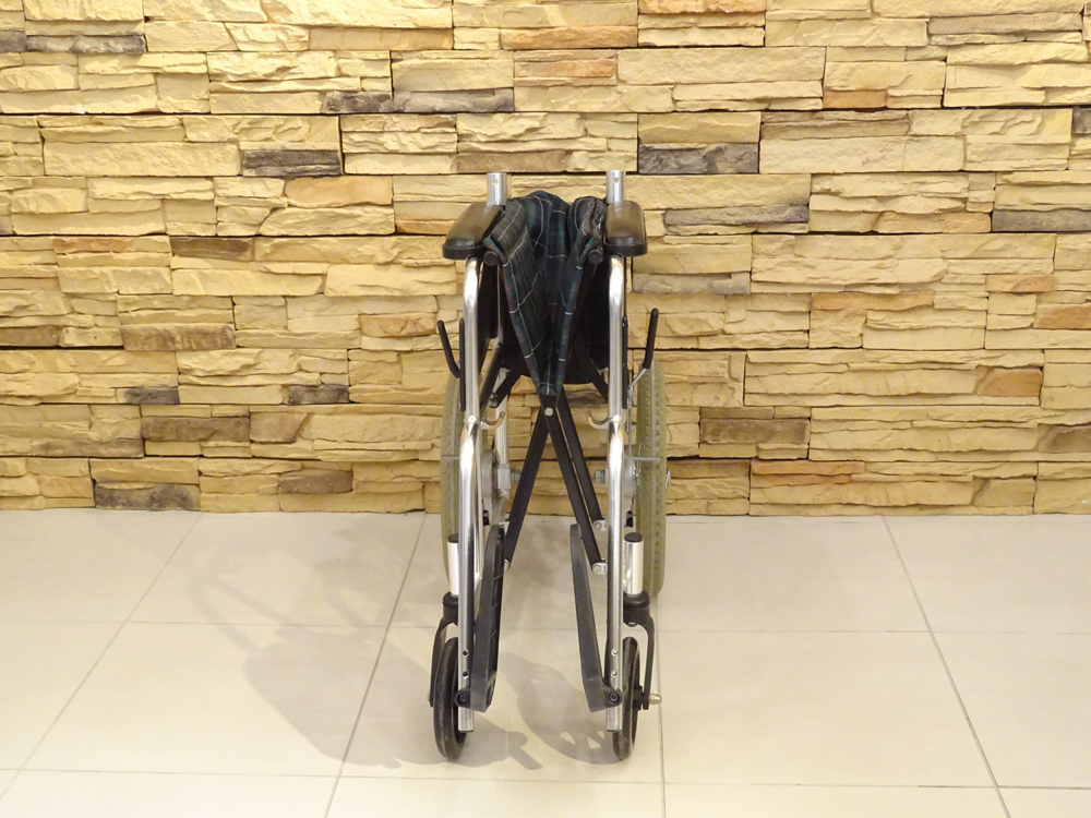 介護用品　車椅子