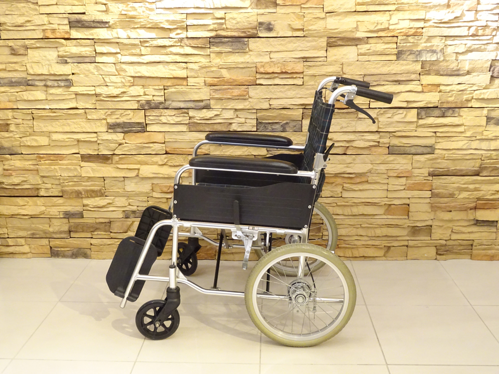 介護用品　車椅子