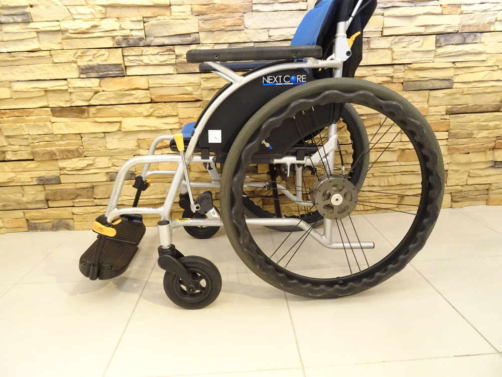 介護用品　車椅子