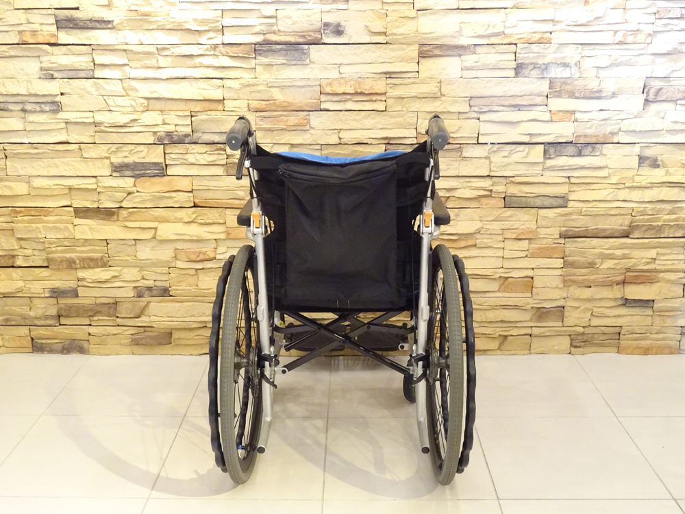 介護用品　車椅子