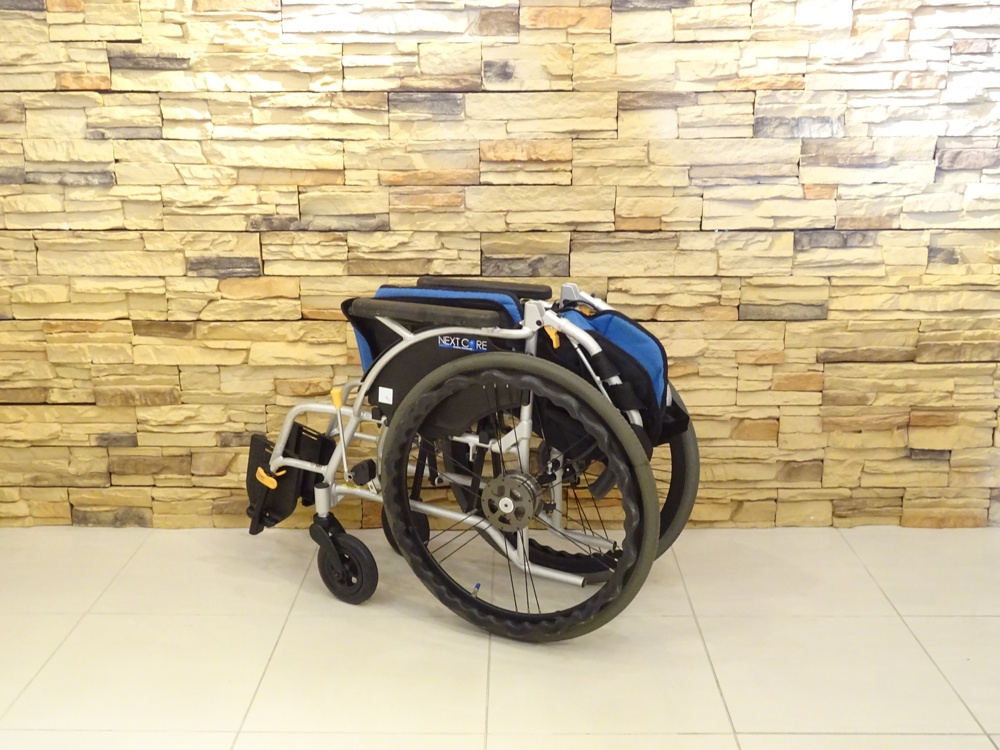 介護用品　車椅子