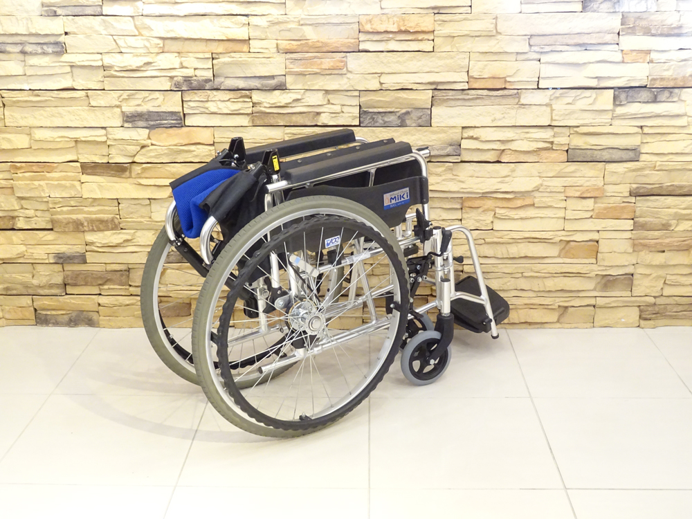 介護用品　車椅子