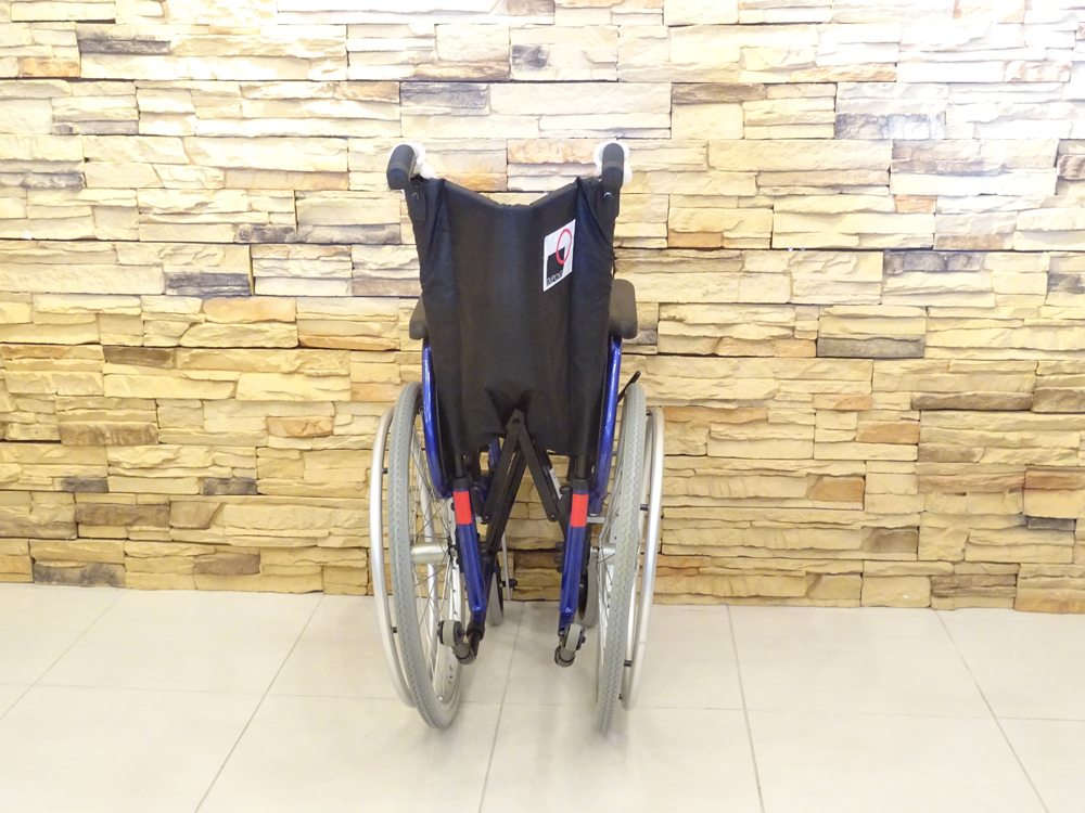 介護用品　車椅子