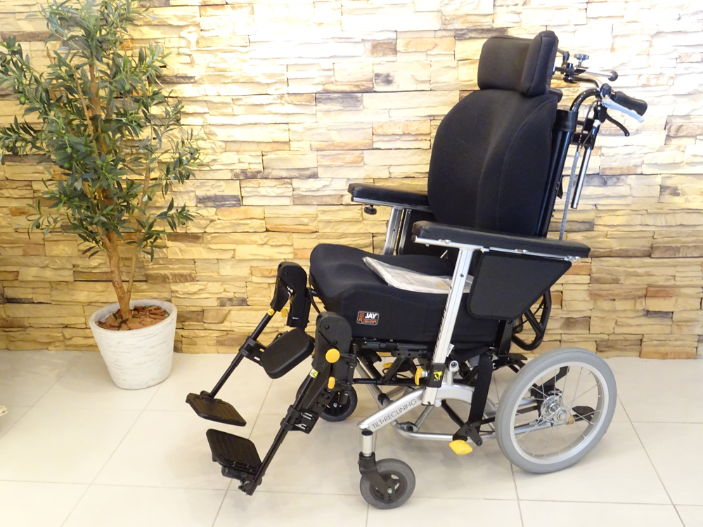 介護用品　車椅子