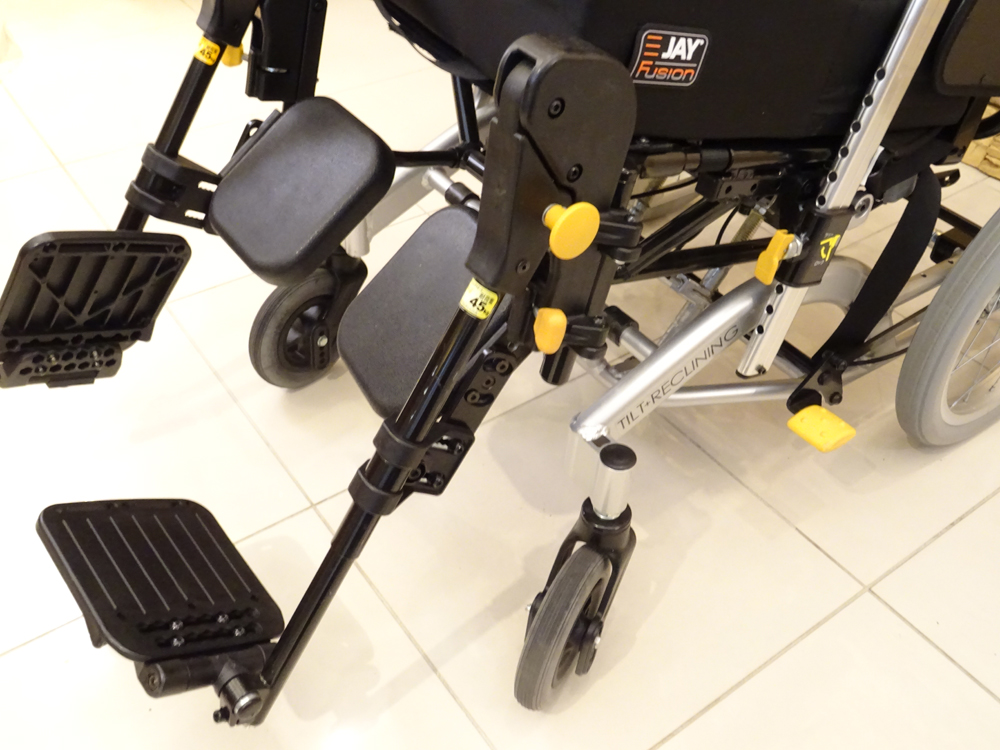 介護用品　車椅子