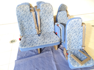 マイクロバス シート 架装 